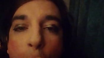 চালান মোরগ চুষে এবং dildo fucks জন্য thicc sissy স্লাট মরিয়া