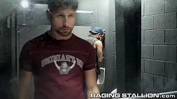 play Ragingstallion - درو ديكسون يحصل على التعامل مع الرجل ومارس الجنس بسرعة