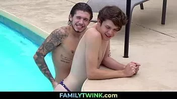 play Анализы в домике у дяди - familytwink.com