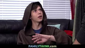 play Padawan figliastro anale che rompe il suo patrigno (armando de armas) - familytwink.com