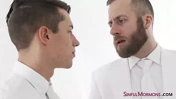 Afspelen Sinfulmormons.com - elder Brier is relatief nieuw in zijn missie, en hij leert nog steeds de kneepjes van het vak.