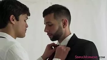 play Sinfulmormons.com - yaşlı argos: tapınağın etrafında gizlice dolaşmak