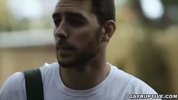 play Recunoașterea fratelui vitreg este gay și nu ai altă opțiune decât să accepți