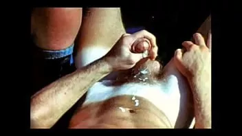 play Plaisirs au soleil (1983) film complet