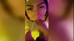 Abspielen Latina-Pornostar gibt ihrem Freund einen sinnlichen Blowjob