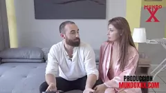 play Una ragazza europea fa sesso anale hardcore e viene sulle sue grandi tette
