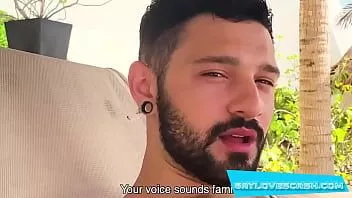 Jouer Gaylovescash.com - igor lucios et rob campos se rencontrent sur une belle plage avant d'accepter de faire une vidéo coquine pour leche latine.