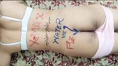 play রেড গাউনটিতে কার্ভি এশিয়ান মিলফ ক্রিসমাসে ডিলডোর সাথে দুষ্টু হয়ে যায়