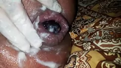 Reproducir Big Cock Milf obtiene Creampie anal con un intenso juego de juguetes