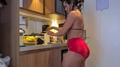 Играть Брюнетка-латина-горничная с большими сиськами и большой задницей была поймана своим боссом во время горячего анала и орального секса